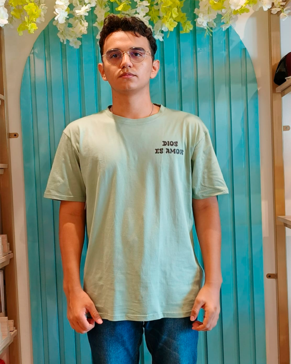Camiseta Dios Es Amor