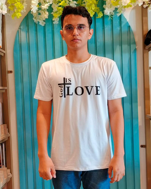 Camiseta Good Is Love